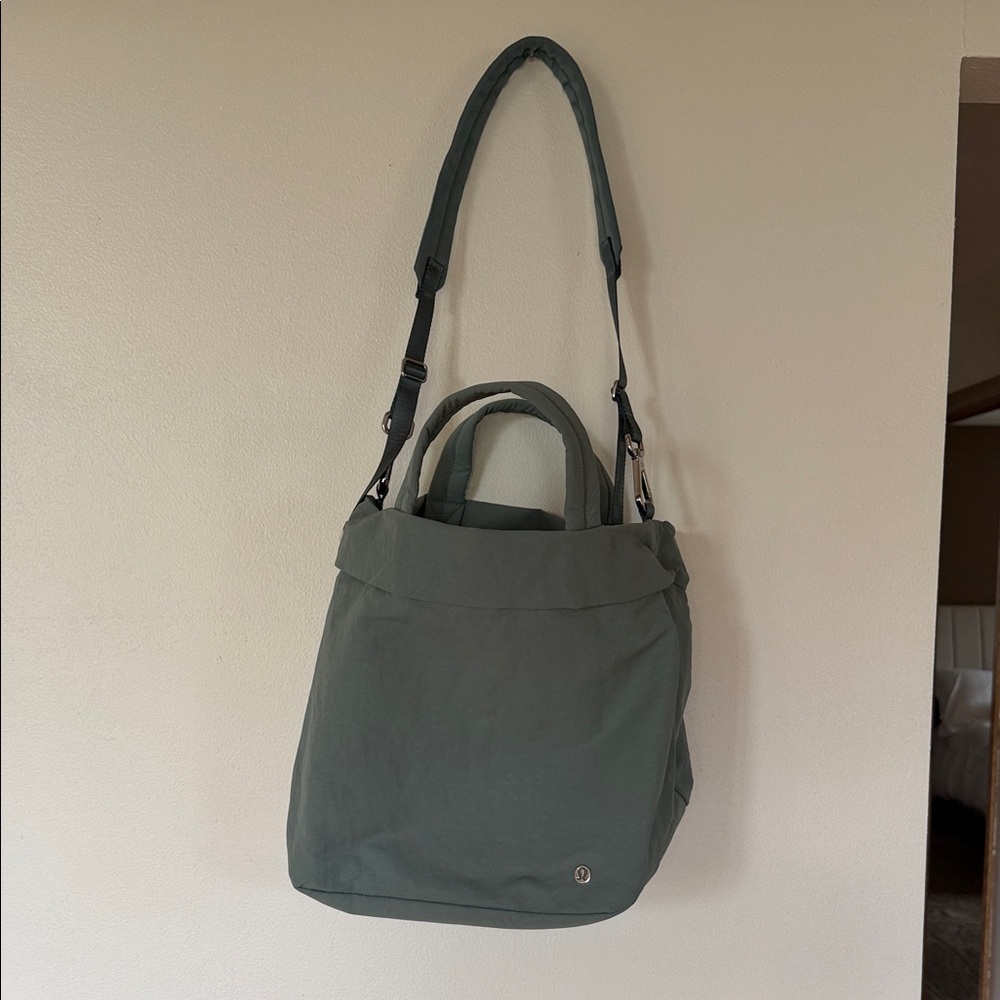 Lululemon On My Level Tote 20L